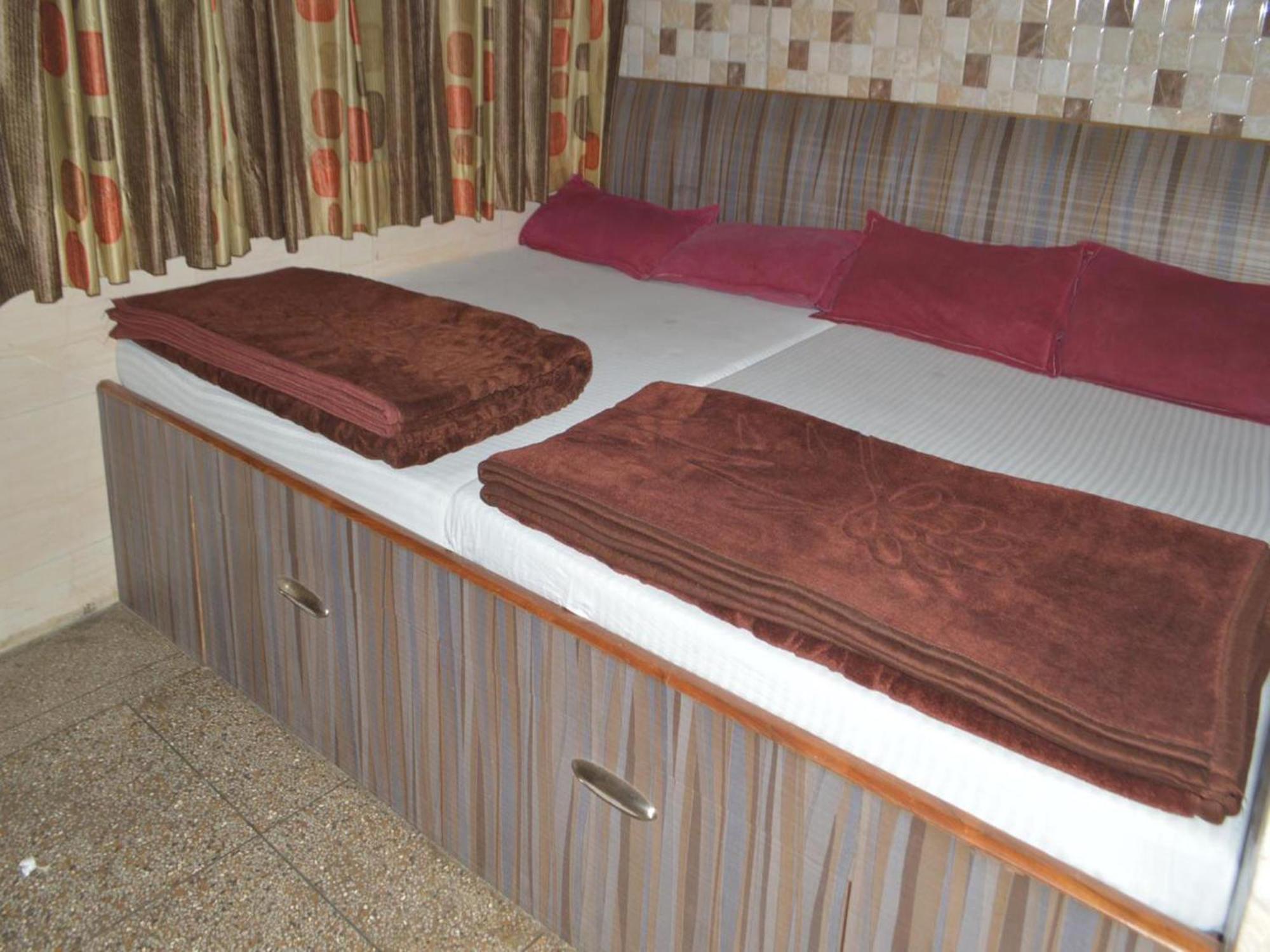 Ajanta Hotel 100 Mtrs Railway Station & 400 Mtrs Dargah Ατζμέρ Εξωτερικό φωτογραφία