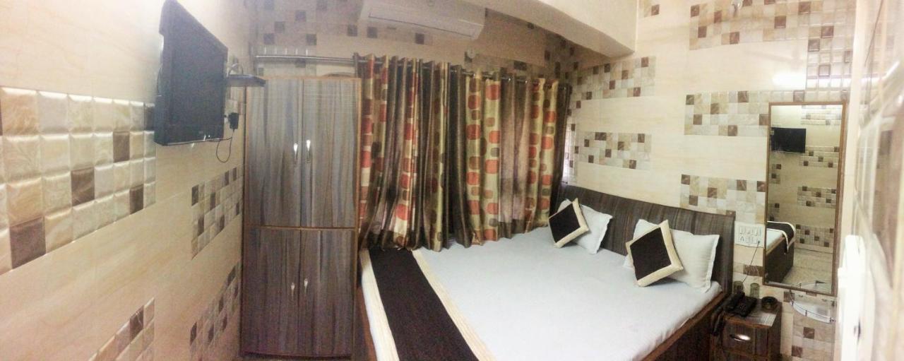 Ajanta Hotel 100 Mtrs Railway Station & 400 Mtrs Dargah Ατζμέρ Εξωτερικό φωτογραφία